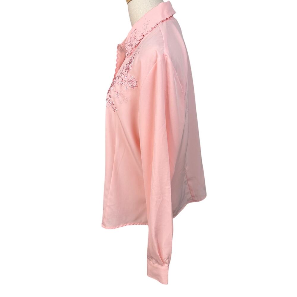 Vintage Pink Floral Embroidered Scalloped Trim Button Front Blouse size Medium - Picture 8 of 12